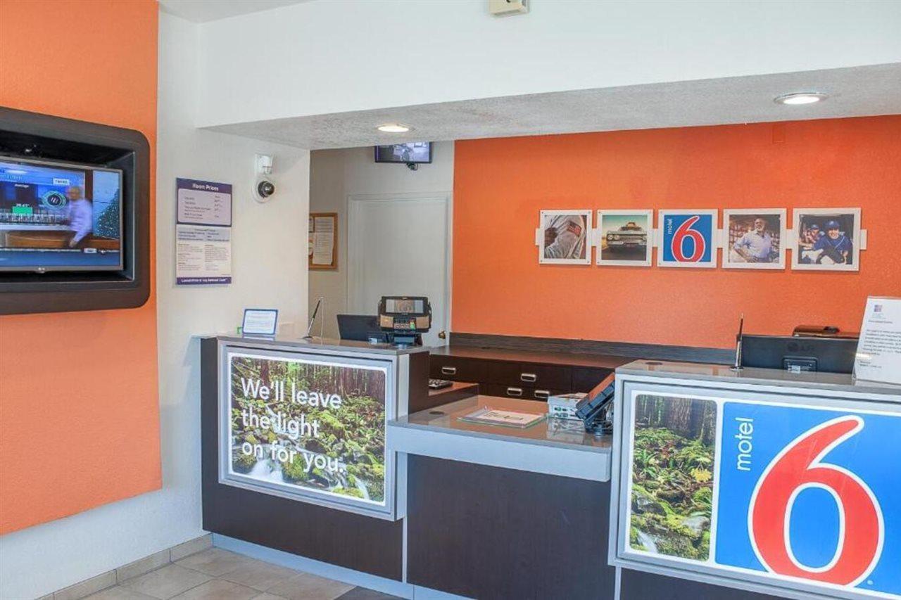 Motel 6-Ukiah, Ca Екстер'єр фото