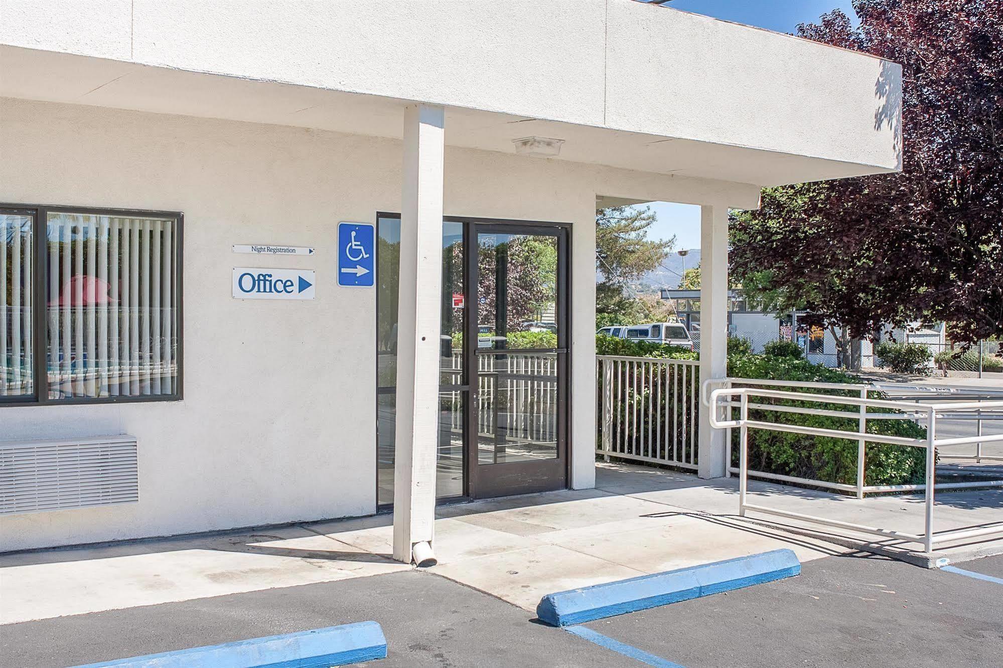 Motel 6-Ukiah, Ca Екстер'єр фото