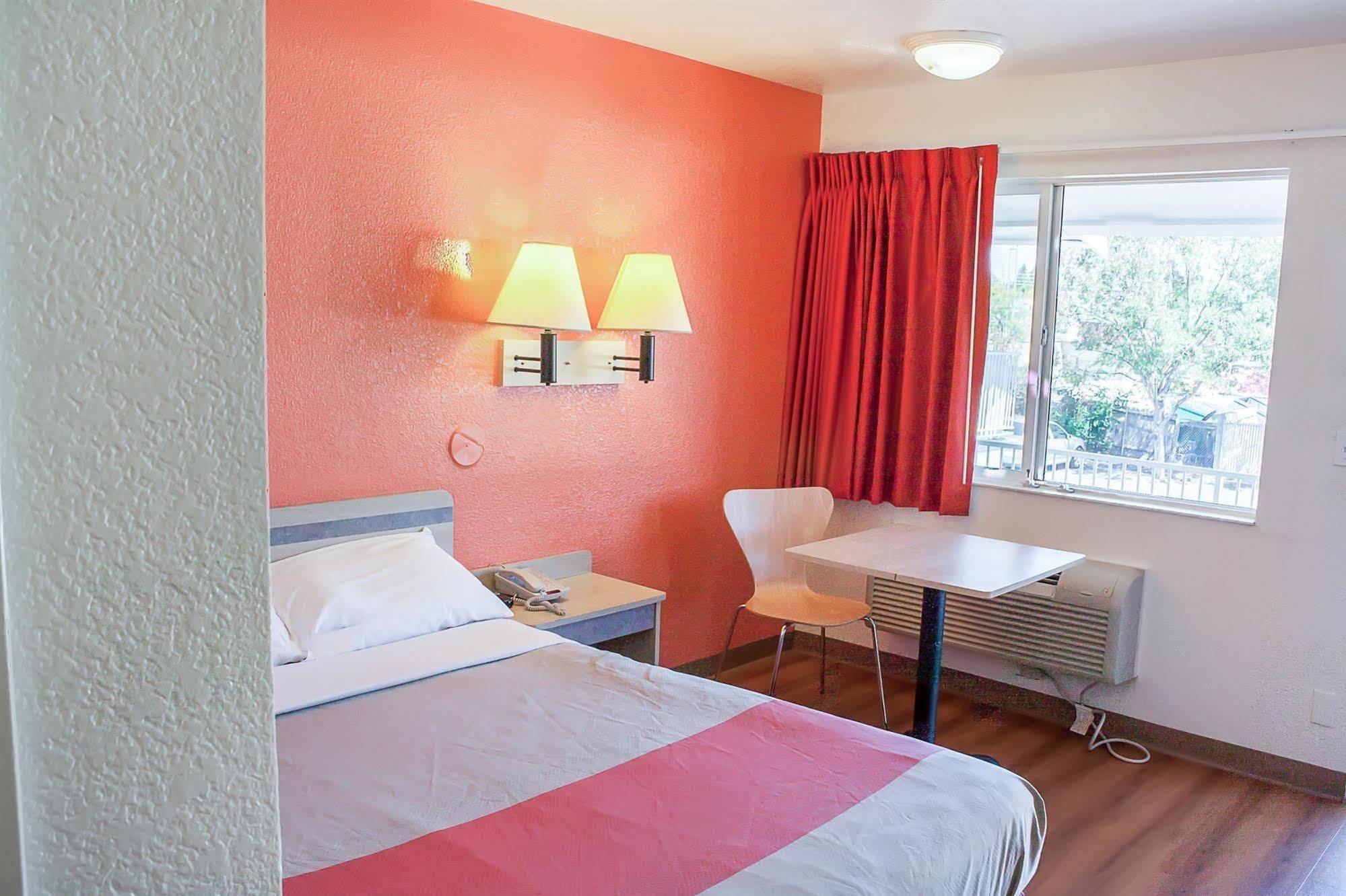 Motel 6-Ukiah, Ca Екстер'єр фото