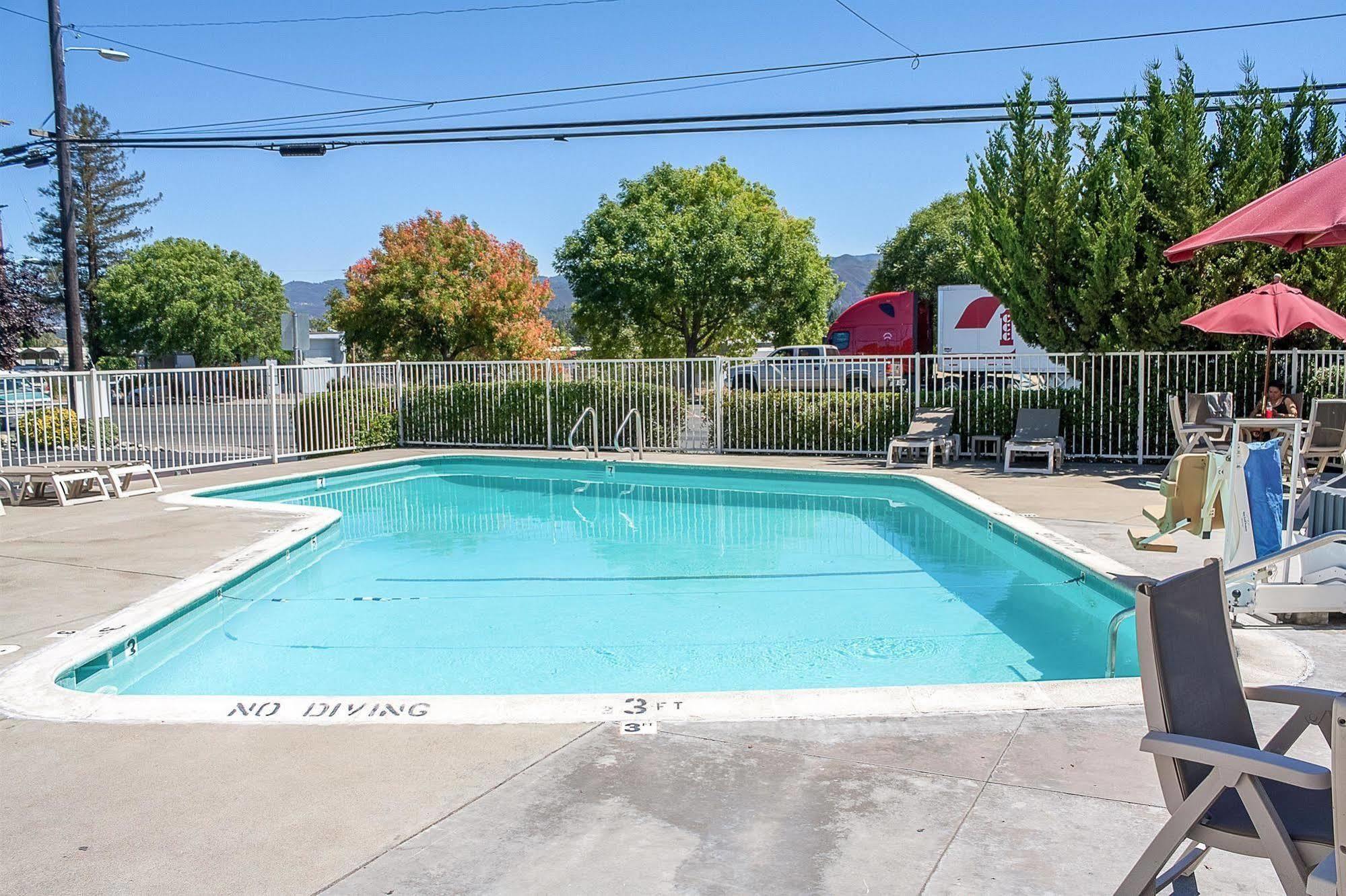 Motel 6-Ukiah, Ca Екстер'єр фото