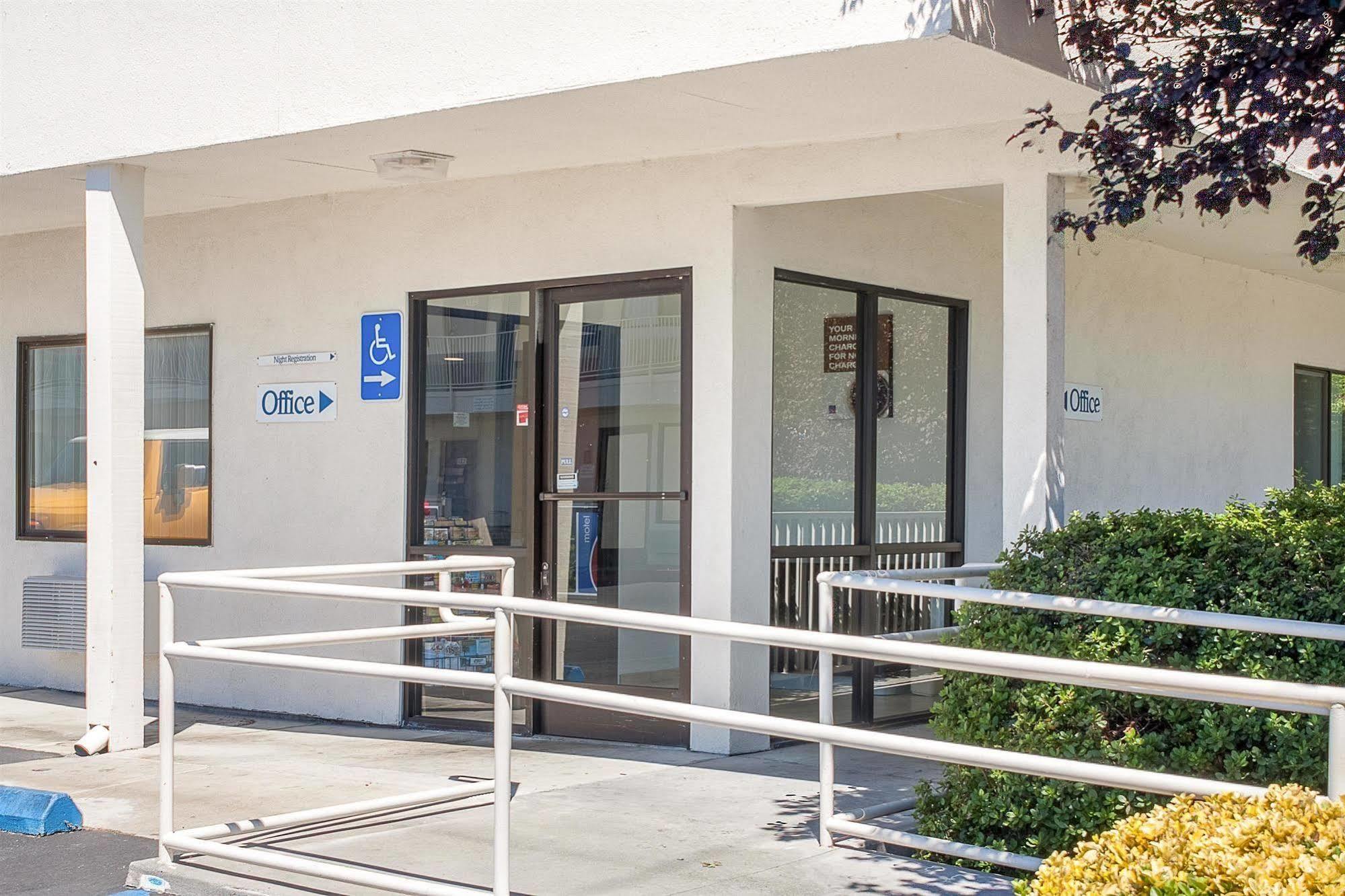 Motel 6-Ukiah, Ca Екстер'єр фото